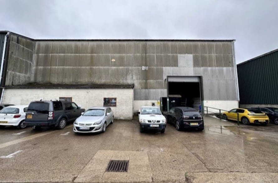 6 Howe Rd, Watlington for lease - Primary Photo - Image 1 of 1