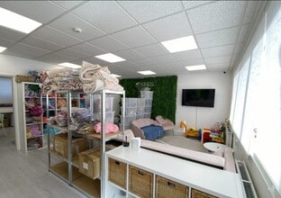 Mile Rd, Bedford for lease Interior Photo- Image 1 of 2