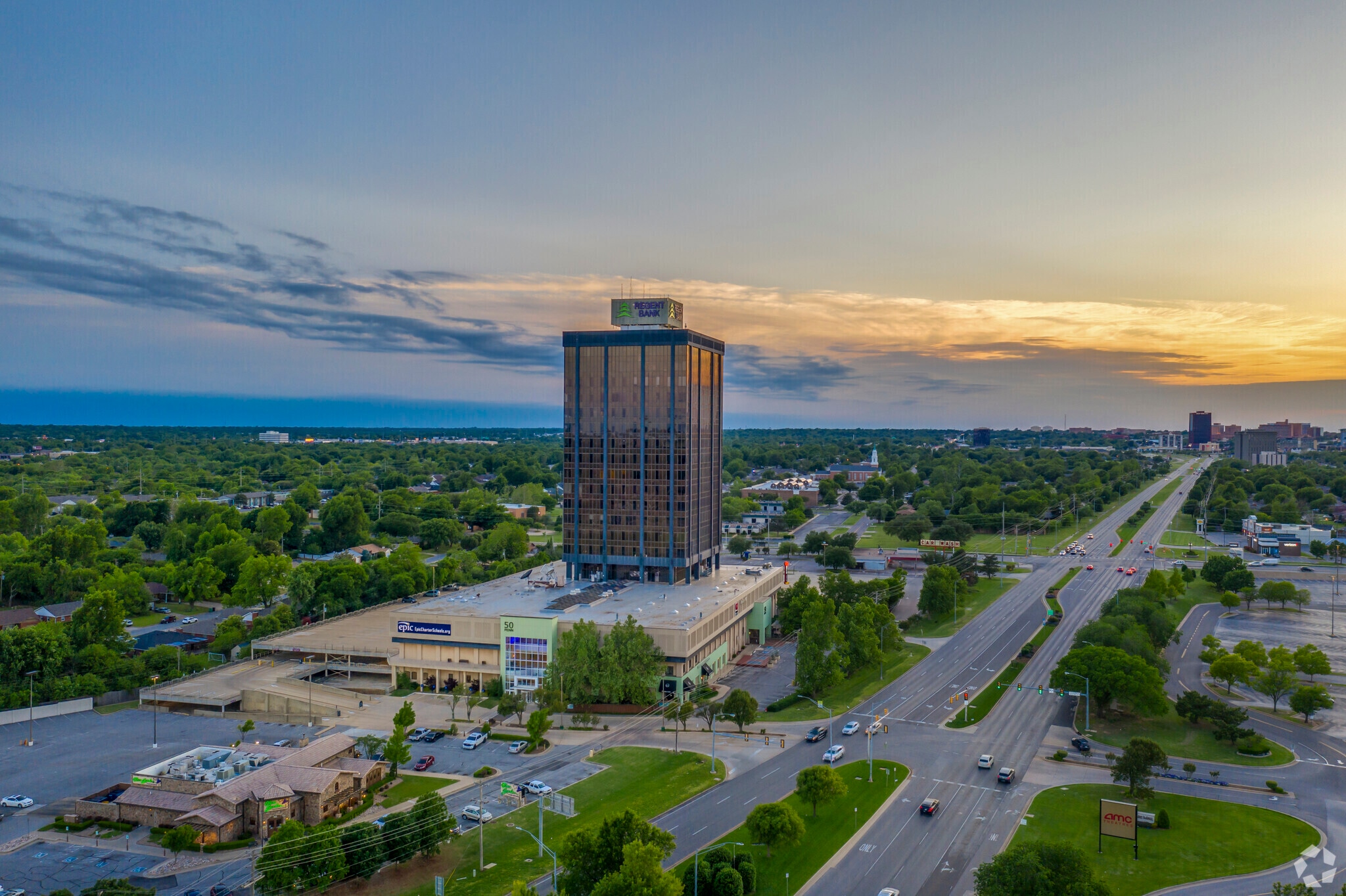 1900 NW Expressway, Oklahoma City, OK for lease Building Photo- Image 1 of 4