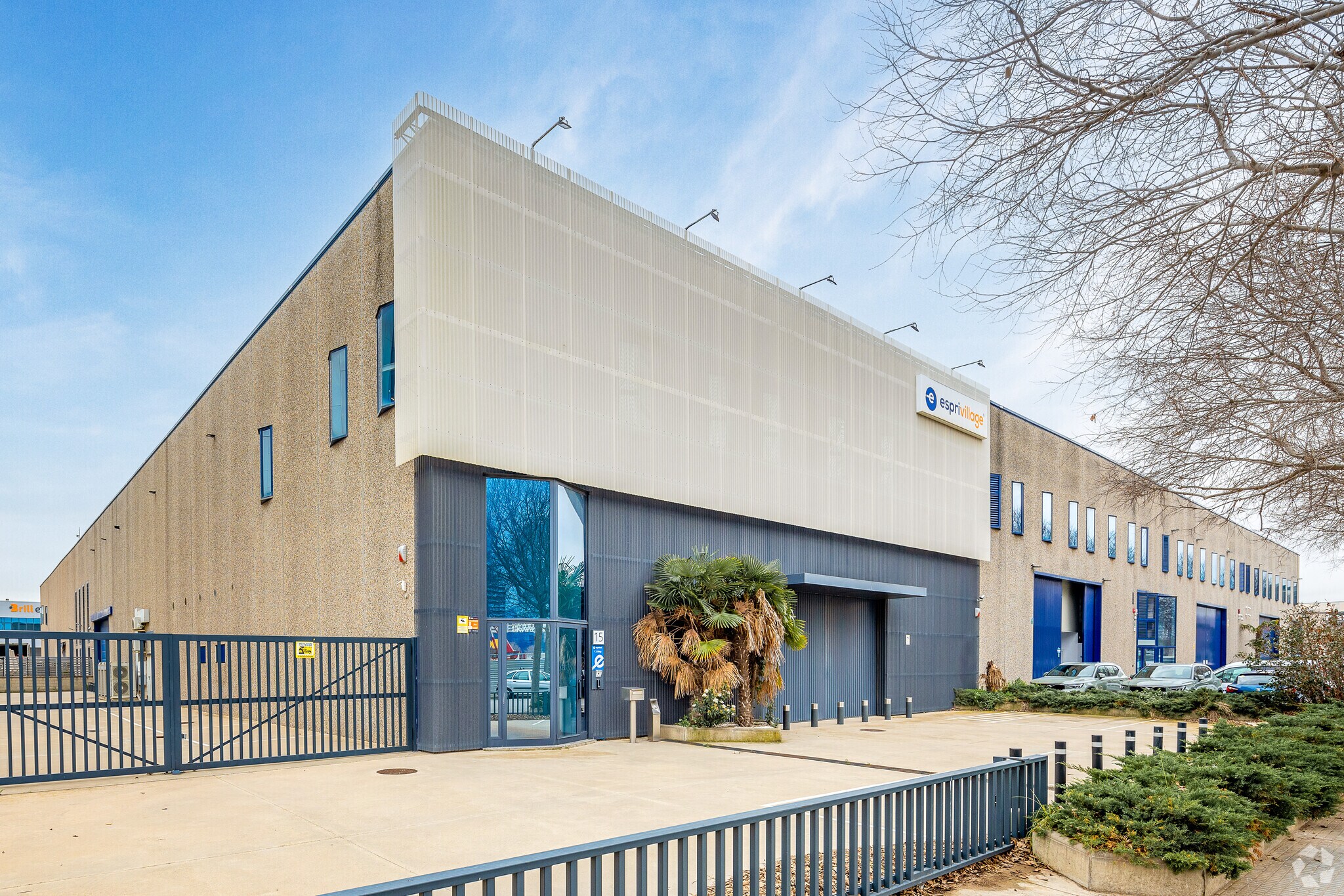 Industrial in L'Hospitalet de Llobregat, Barcelona for lease Primary Photo- Image 1 of 7