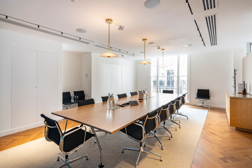 15 Suffolk St, London for lease - Building Photo - Image 2 of 10
