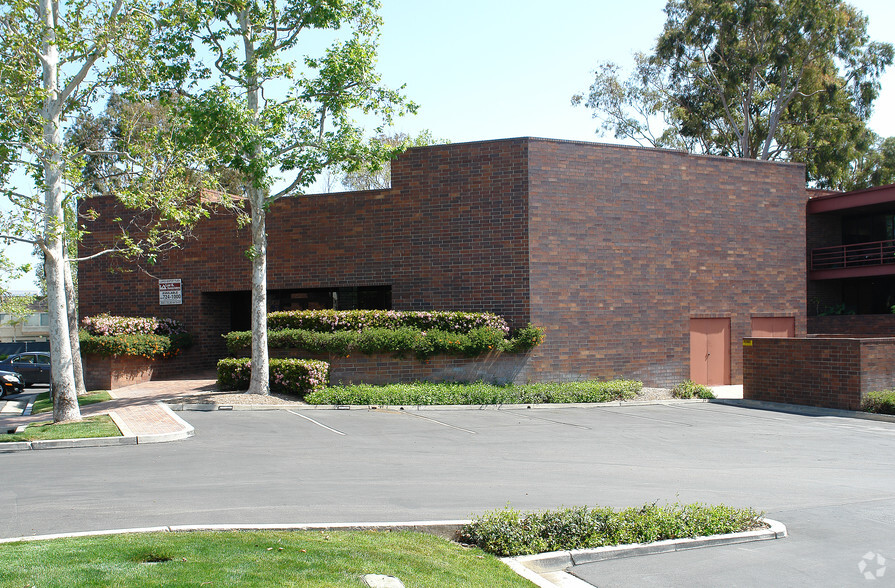 5 Upper Newport Plaza Dr, Newport Beach, CA for lease - Building Photo - Image 3 of 10