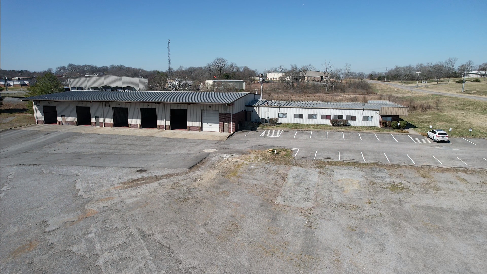 1330 Gateway Dr, Gallatin, TN for lease Building Photo- Image 1 of 23