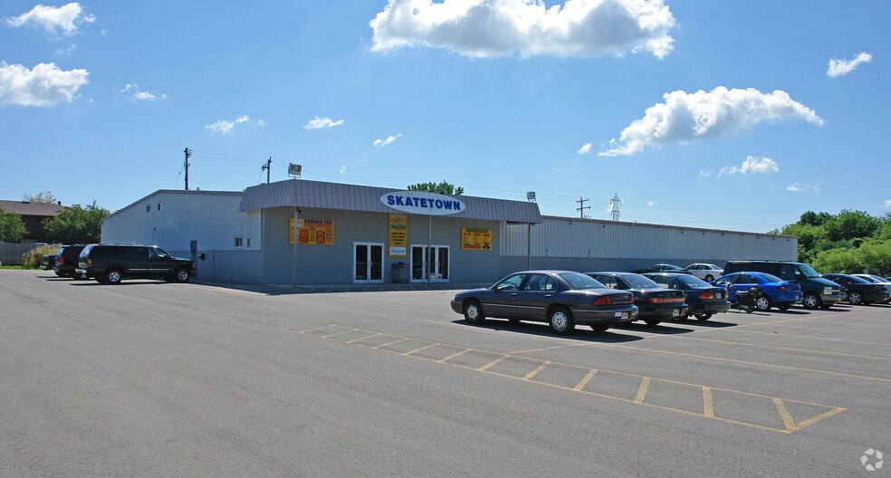 1825 Sycamore Ave, Racine, WI for sale - Primary Photo - Image 1 of 1