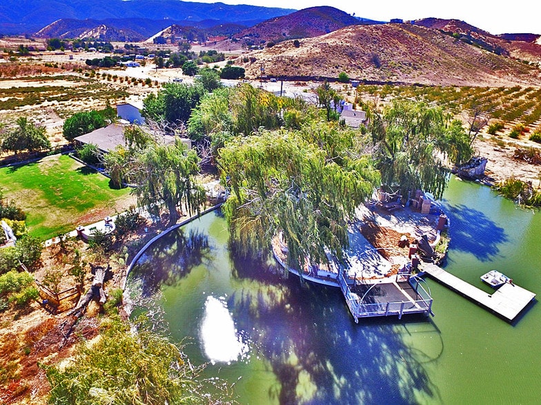 48745 3 Points Rd, Lake Hughes, CA 93532