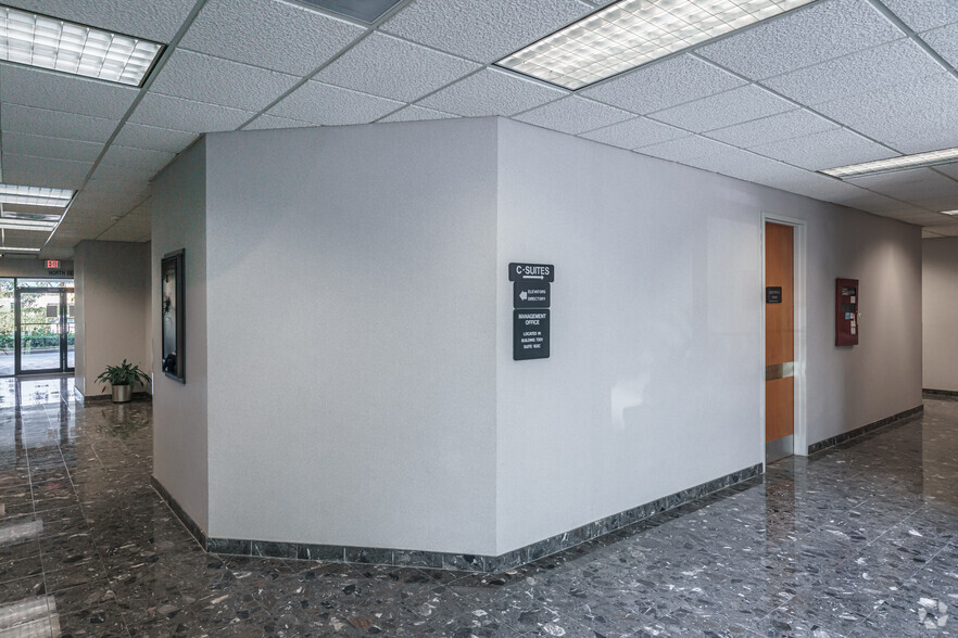 7301A W Palmetto Park Rd, Boca Raton, FL for lease - Lobby - Image 3 of 9