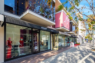 9625-9647 Brighton Way, Beverly Hills, CA for lease Building Photo- Image 2 of 6