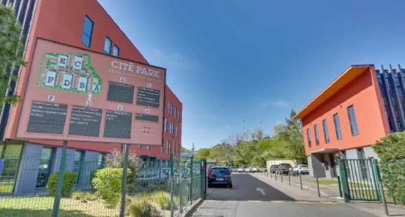 Office in Caluire-et-Cuire for lease - Building Photo - Image 2 of 10