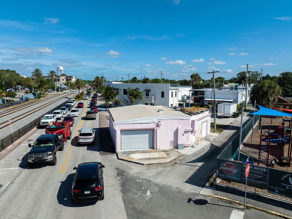 290 S Dixie Hwy, Stuart, FL for lease Building Photo- Image 1 of 3