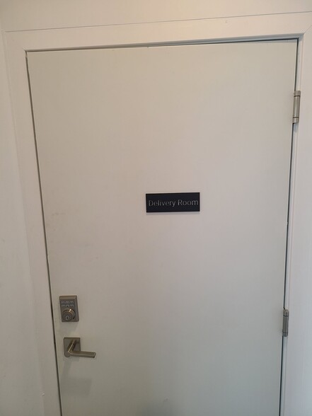 1620 Cecil B Moore Ave, Philadelphia, PA for lease - Building Photo - Image 3 of 8