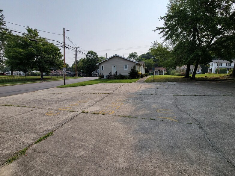 1521 Johnson St, High Point, NC for sale - Building Photo - Image 2 of 5