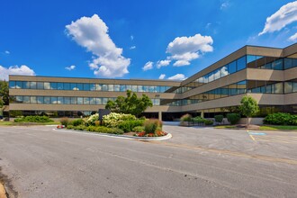 2707 Butterfield Rd, Oak Brook, IL for lease Building Photo- Image 1 of 3