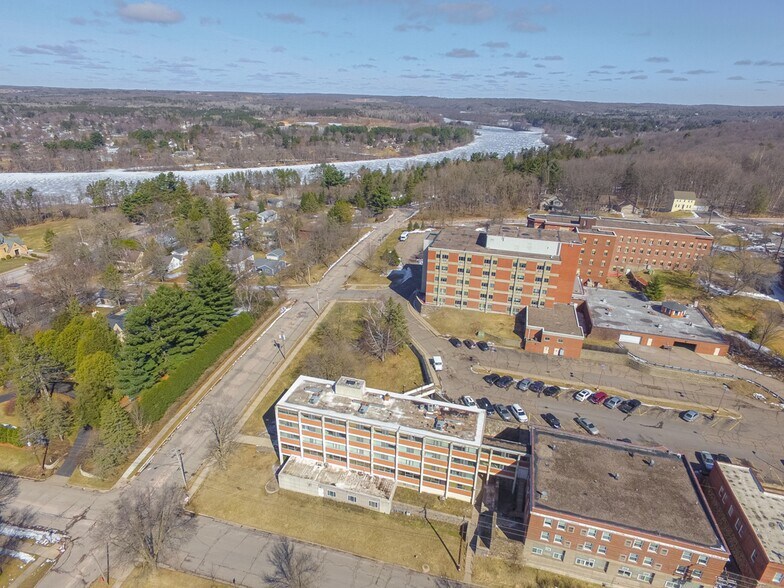 2801 N 7th St, Wausau, WI for sale - Building Photo - Image 1 of 1