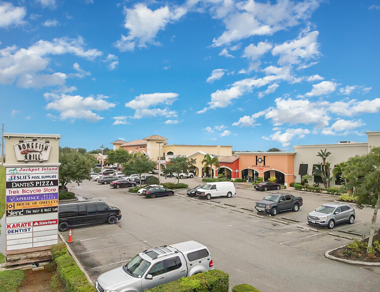 900 Pine Island Rd, Cape Coral, FL for lease - Building Photo - Image 1 of 8