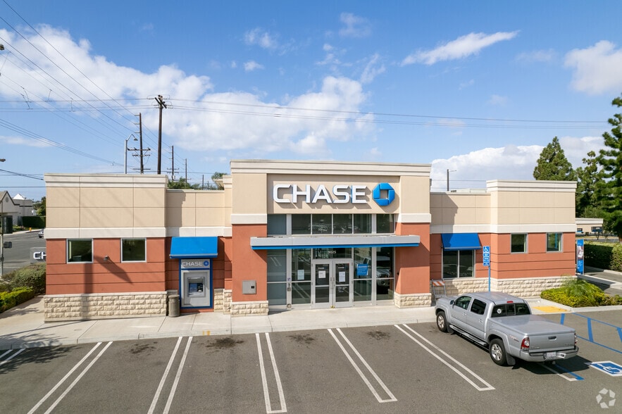 9025 Garfield Ave, Fountain Valley, CA for lease - Building Photo - Image 3 of 5