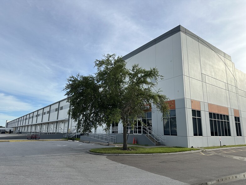 4409-4443 Madison Industrial Ln, Tampa, FL for lease - Building Photo - Image 1 of 11