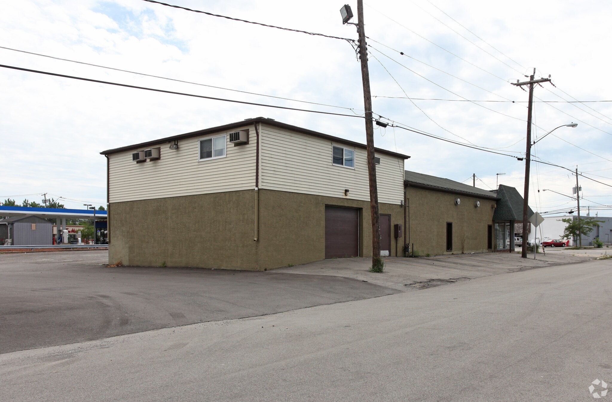 1067 Harlem Rd, Cheektowaga, NY for sale Primary Photo- Image 1 of 1