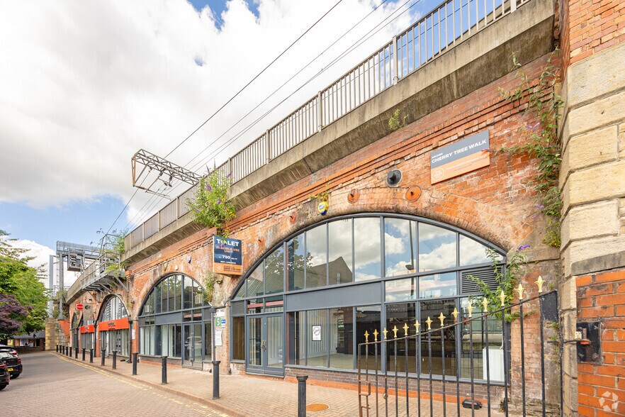 1-5 Cherry Tree Walk, Leeds for sale - Primary Photo - Image 1 of 1