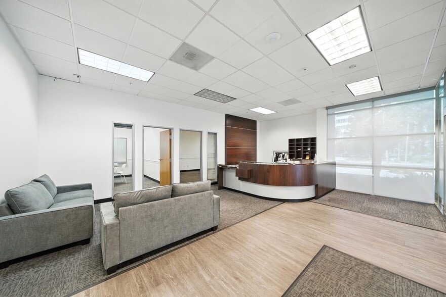 3390 E Miraloma Ave, Anaheim, CA for lease - Building Photo - Image 3 of 10