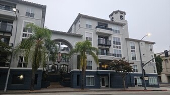 Arpeggio Apartments - Pub