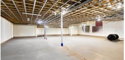 175 Montée Ryan, Mont-tremblant, QC for lease Interior Photo- Image 1 of 2