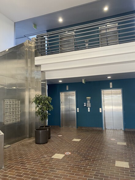 2501 Cherry Ave, Signal Hill, CA for lease - Lobby - Image 3 of 10