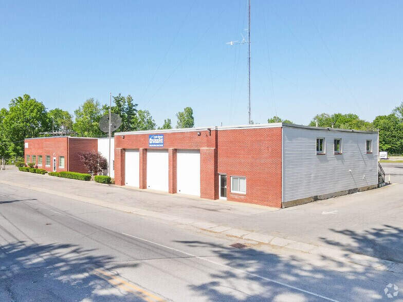 238 Bay St, Queensbury, NY for sale - Primary Photo - Image 1 of 1