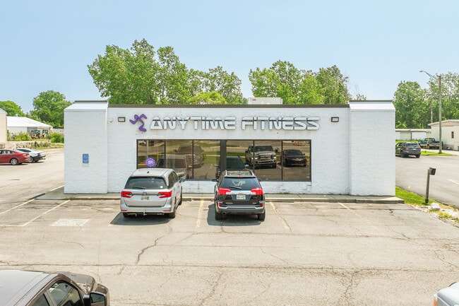 More details for 1412 1/2 Scott St, Napoleon, OH - Retail for Sale