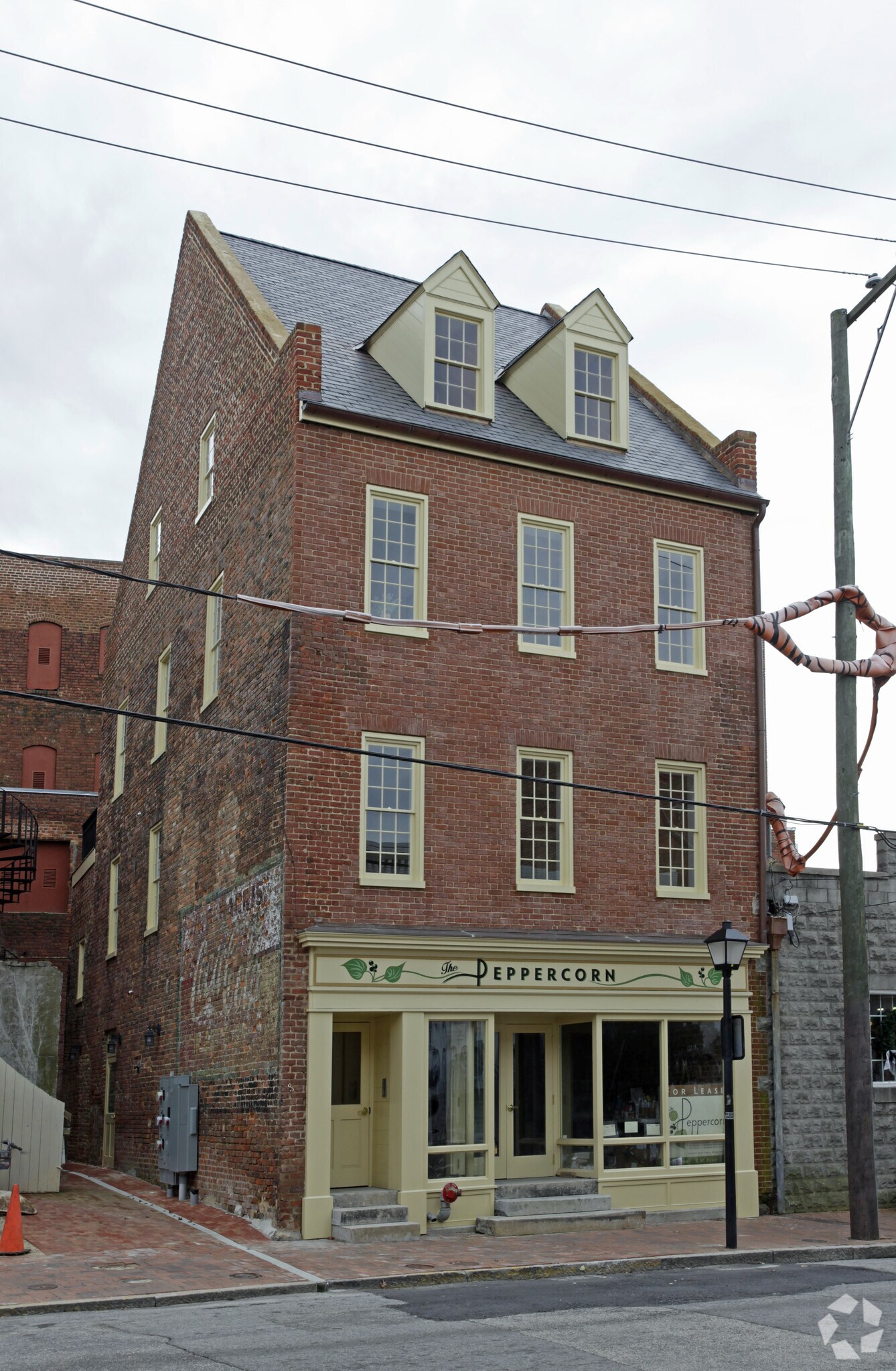 8 W OLD St, Petersburg, VA for sale Primary Photo- Image 1 of 1