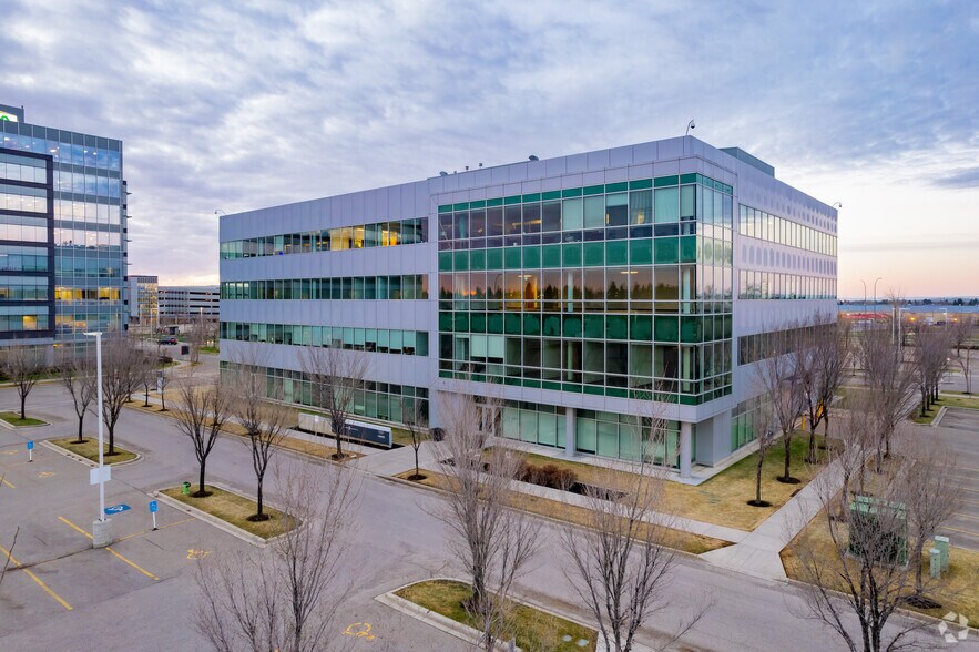 4954 Richard Rd SW, Calgary, AB for lease - Building Photo - Image 1 of 6
