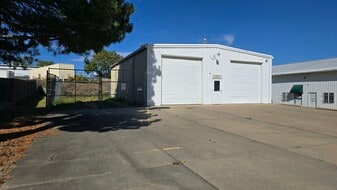5735 Bueno Dr, Fort Collins CO - Parking Garage