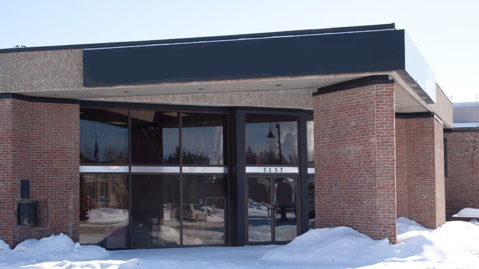 5117 50 St, Whitecourt, AB for lease - Primary Photo - Image 1 of 1