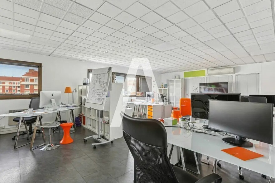 Office in Ivry-sur-Seine for lease - Building Photo - Image 3 of 5