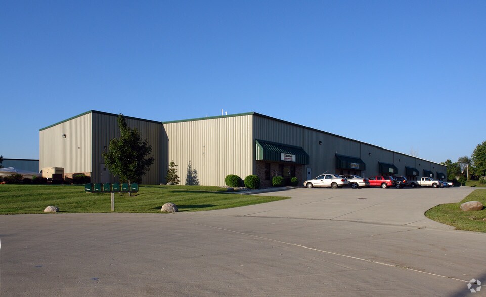 6403-6413 Highview Dr, Fort Wayne, IN for sale - Primary Photo - Image 1 of 1