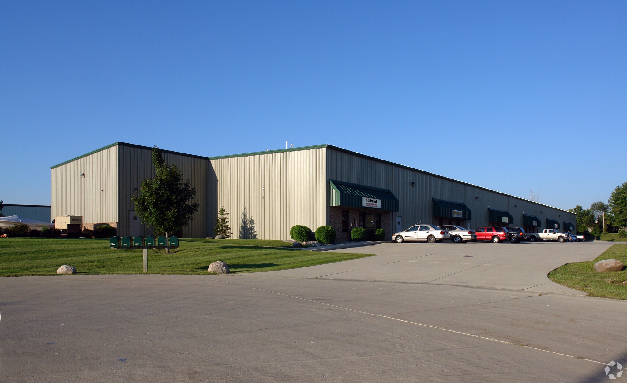 6403-6413 Highview Dr, Fort Wayne, IN for sale Primary Photo- Image 1 of 1