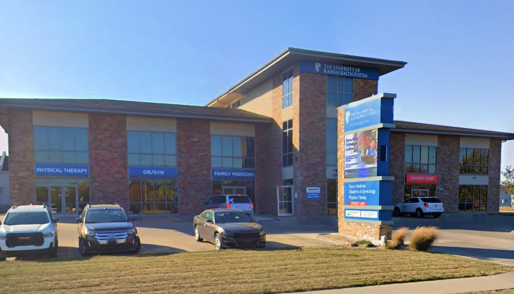 2641 SW Wanamaker Rd, Topeka, KS for lease Building Photo- Image 1 of 2