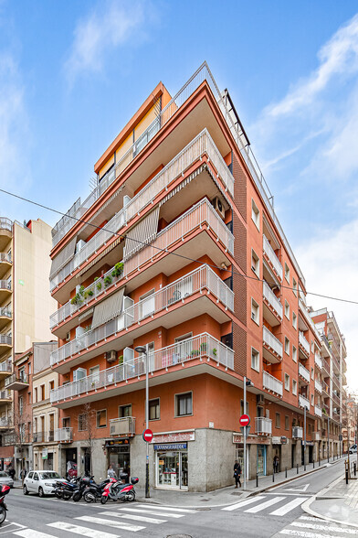 Retail in Barcelona, Barcelona for lease - Primary Photo - Image 1 of 1