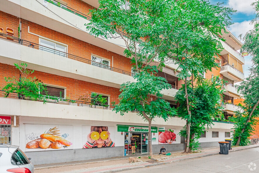 Calle de Velayos, 4, Madrid, Madrid for lease - Building Photo - Image 2 of 2