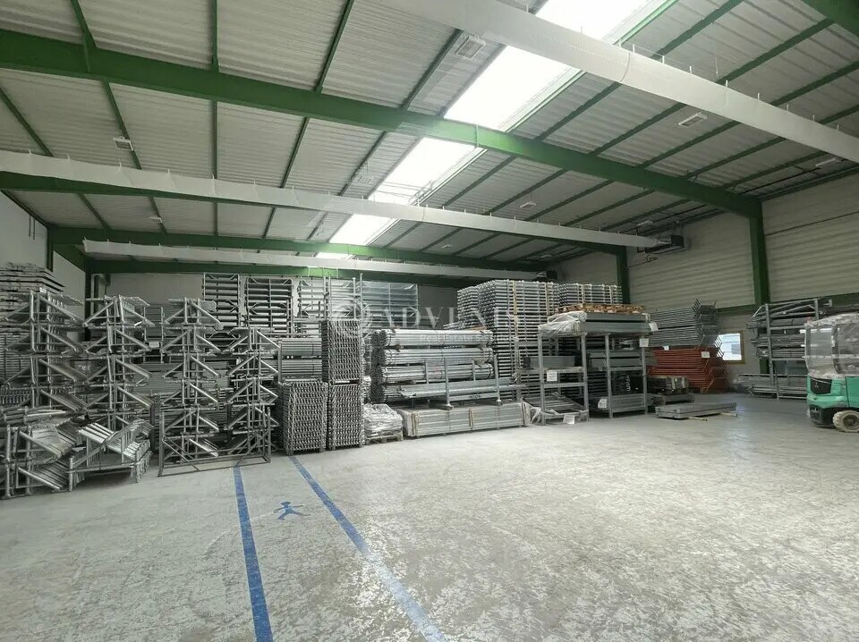 Flex in Le Mesnil-Amelot for lease Interior Photo- Image 1 of 6