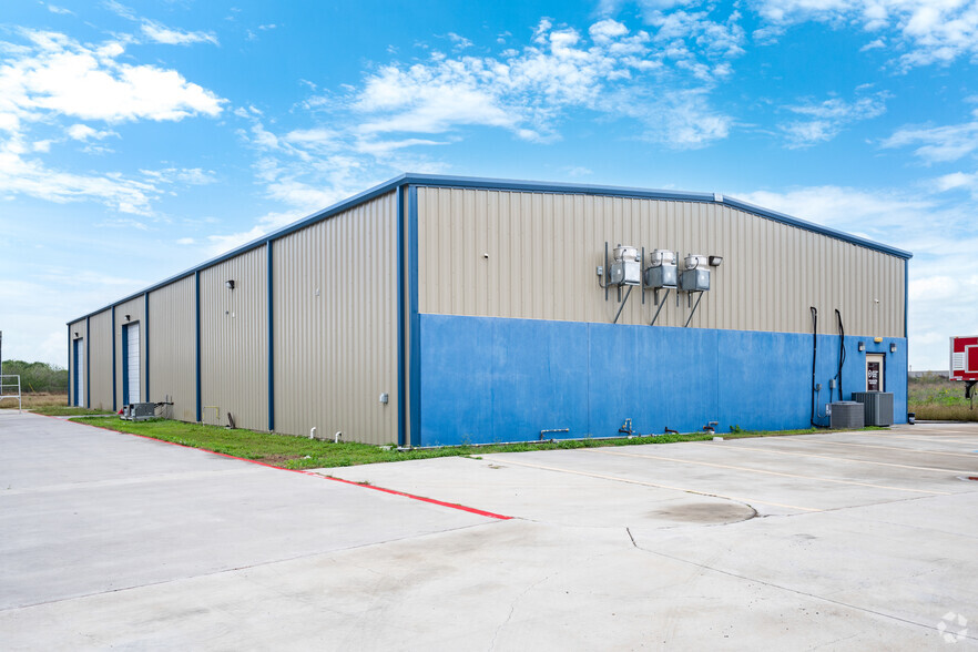 1306 Industrial Way, Harlingen, TX for lease - Building Photo - Image 2 of 13