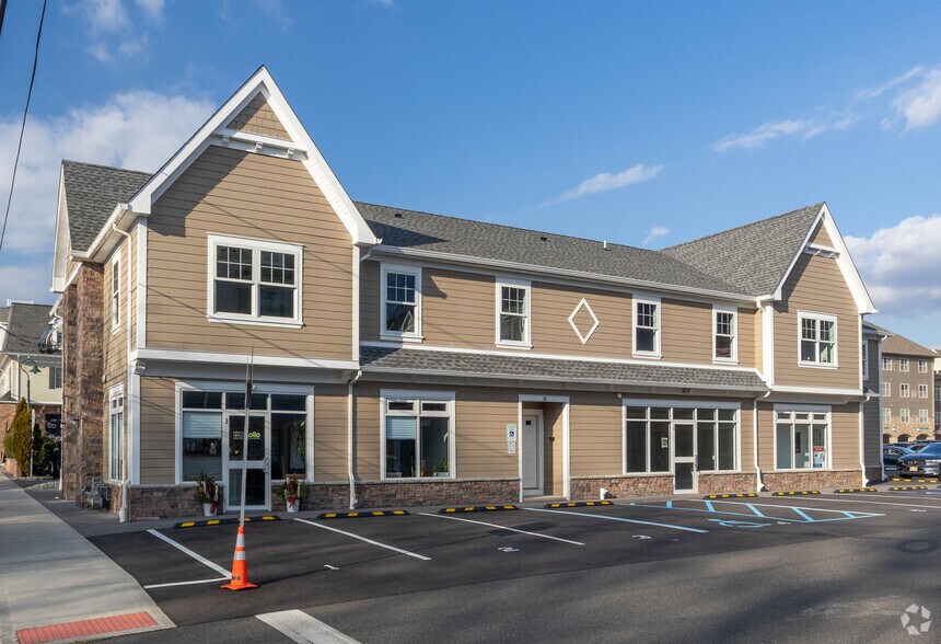 35 2nd St, Fanwood, NJ 07023