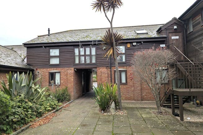 Lake Ln, Bognor Regis for lease - Primary Photo - Image 1 of 3