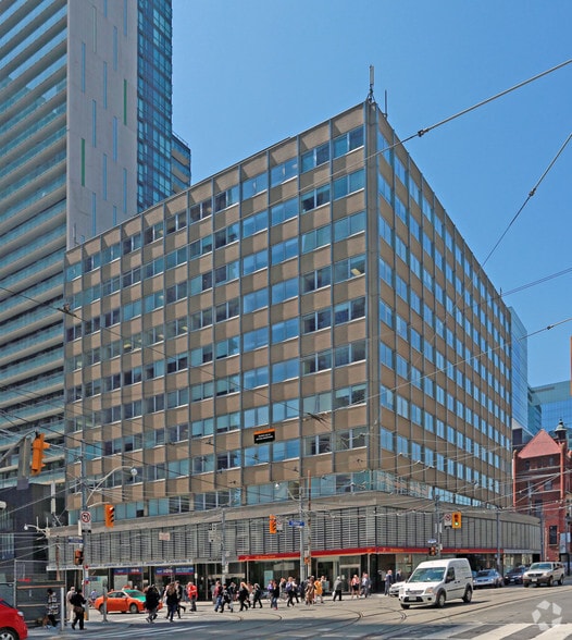 790 Bay St, Toronto, ON for lease - Primary Photo - Image 1 of 4