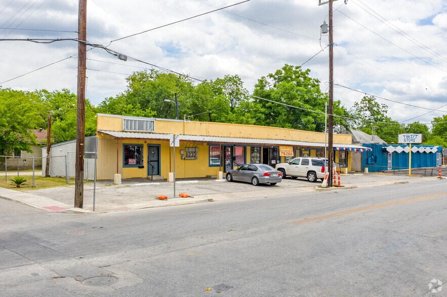 1502 S Hackberry St, San Antonio, TX for lease - Building Photo - Image 2 of 28