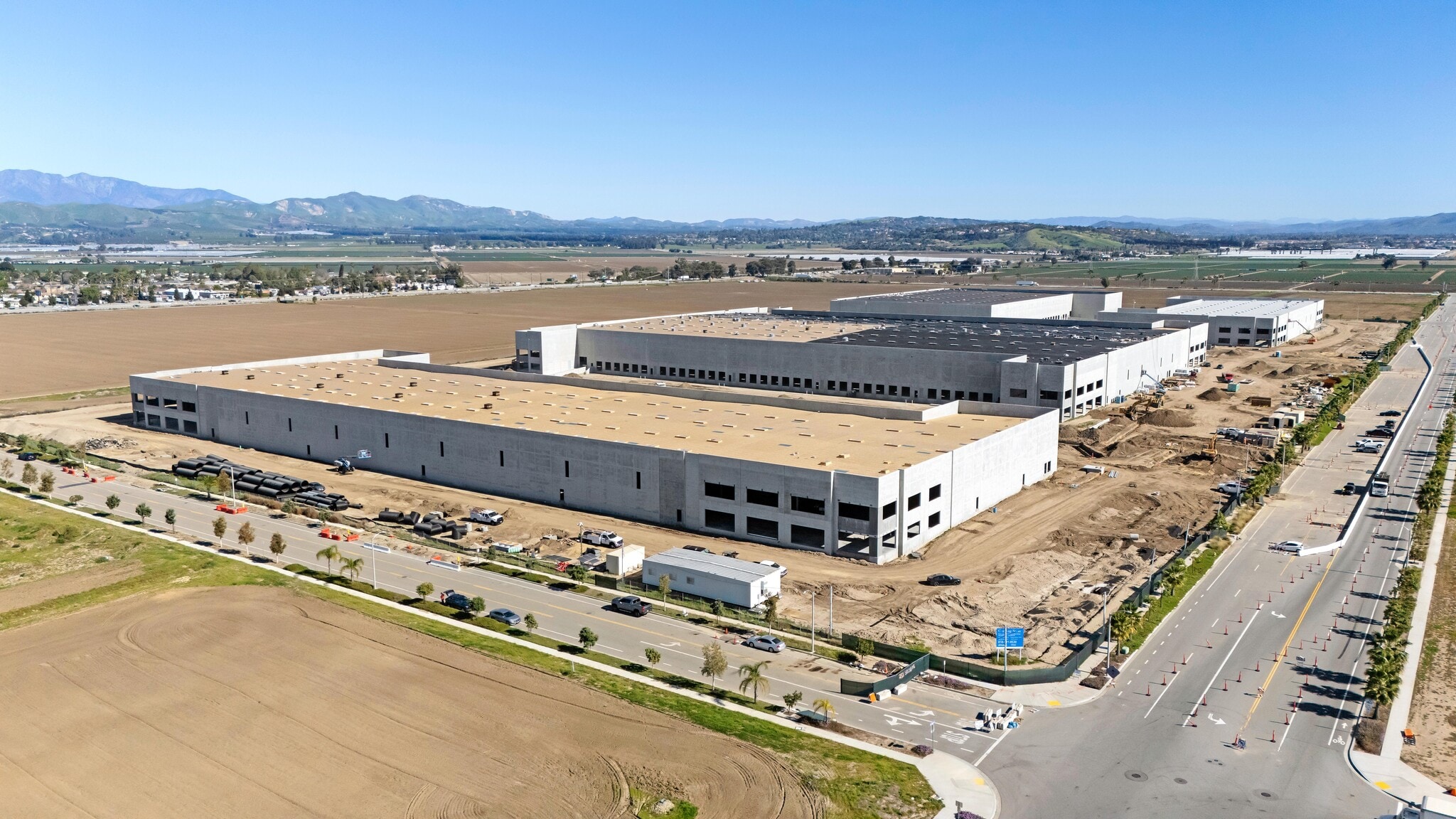 101 Logistics Ctr, Oxnard, CA for lease Building Photo- Image 1 of 5