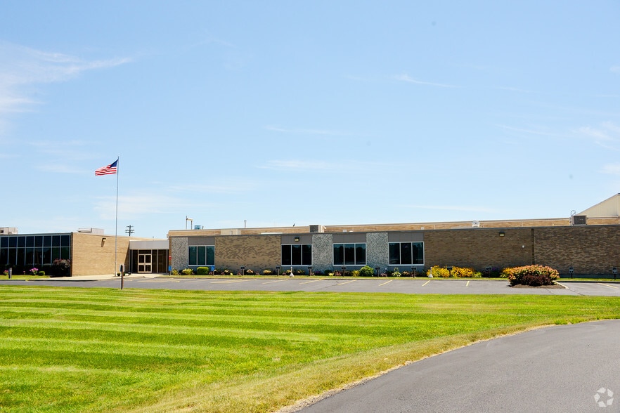 7375 Industrial Rd, Florence, KY for sale - Building Photo - Image 2 of 6