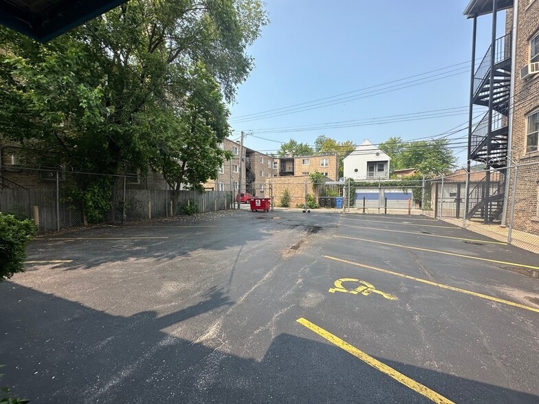 4655 N Elston Ave, Chicago, IL for lease - Building Photo - Image 2 of 7