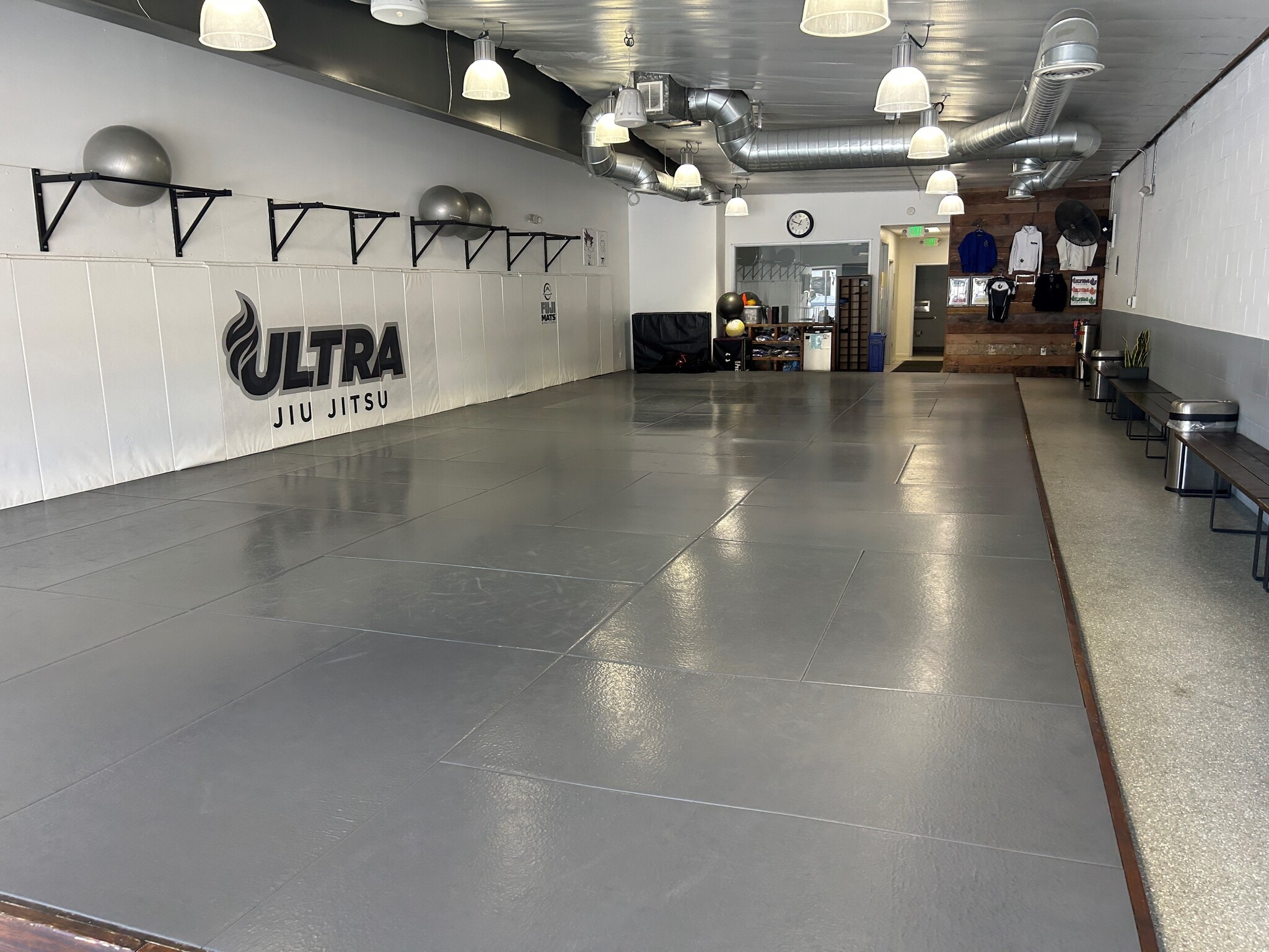 26057-26069 Bouquet Canyon Rd, Valencia, CA for lease Interior Photo- Image 1 of 5