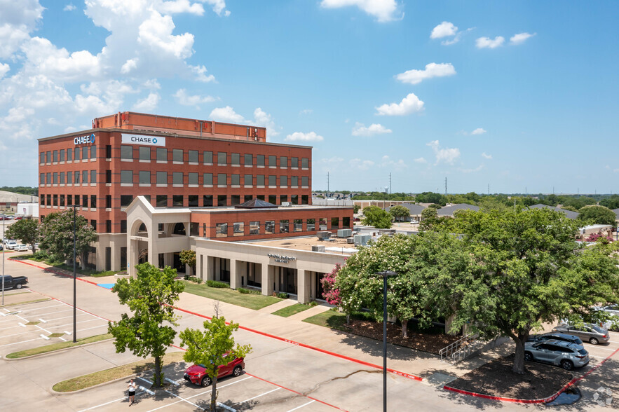 3200 Broadway Blvd, Garland, TX for lease - Building Photo - Image 2 of 11