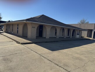 More details for 212 E Houston St, Cleveland, TX - Office for Lease